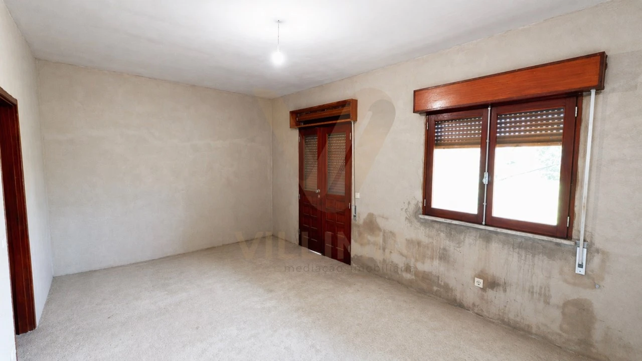 Moradia T3 para Venda em Bárrio e Cepões Foto 4