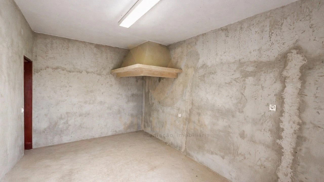 Moradia T3 para Venda em Bárrio e Cepões Foto 6