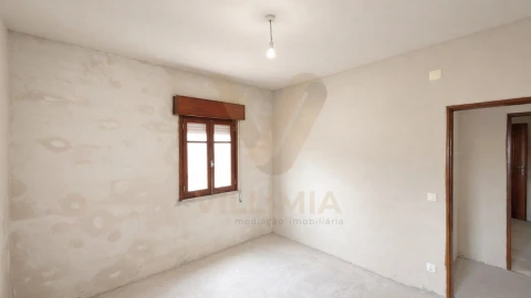 Moradia T3 para Venda em Bárrio e Cepões