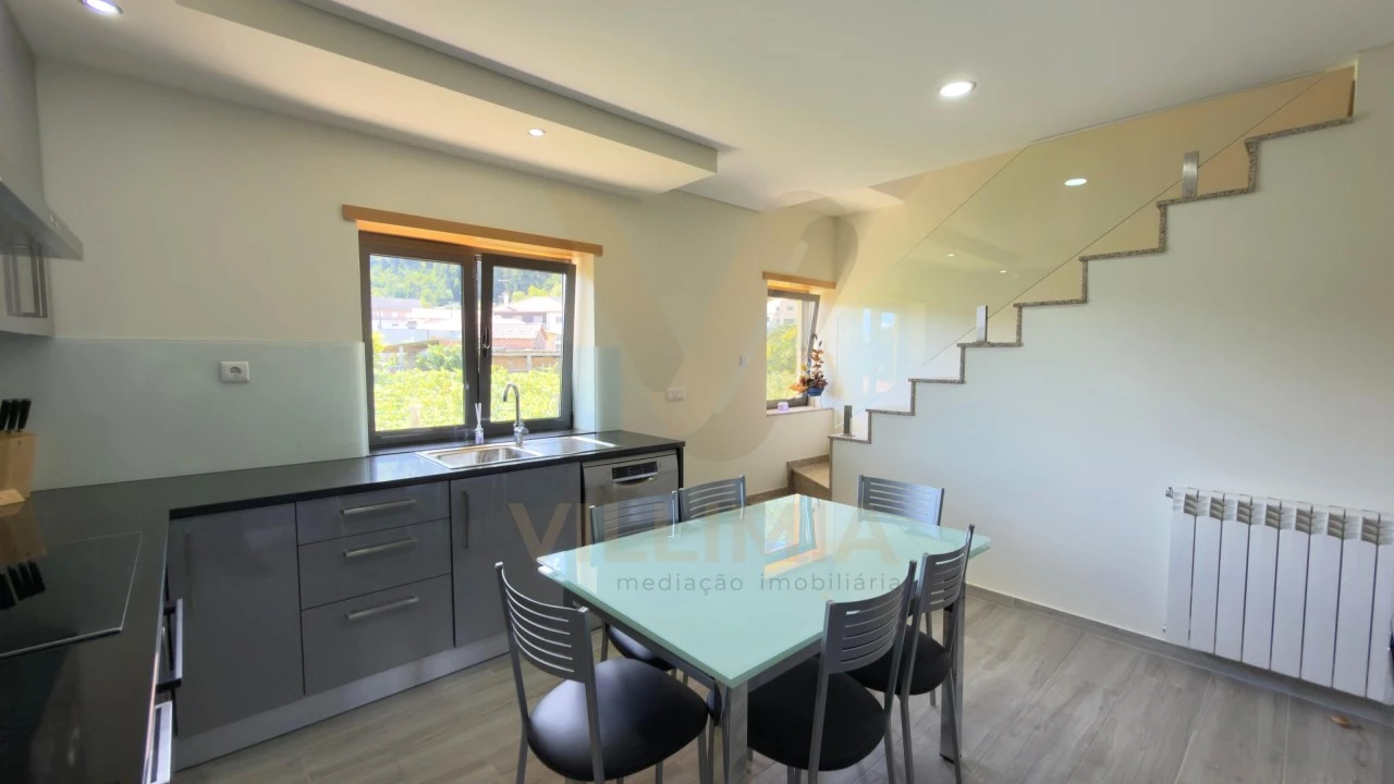 Moradia T7 para Venda em Labruja Foto 12