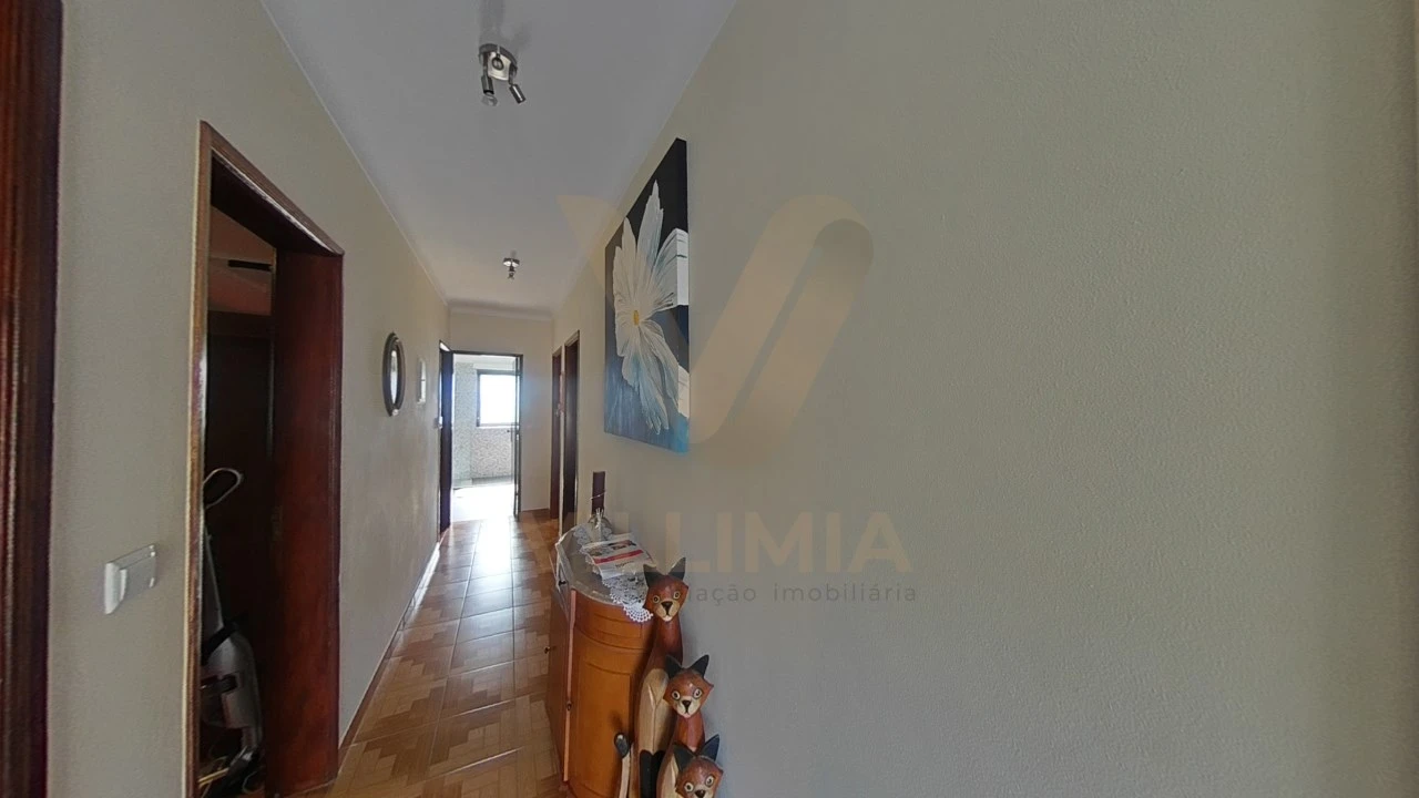 Moradia T7 para Venda em Labruja Foto 47