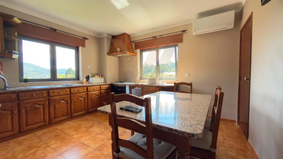 Moradia T7 para Venda em Labruja Foto 22