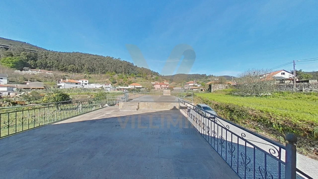 Moradia T7 para Venda em Labruja Foto 44