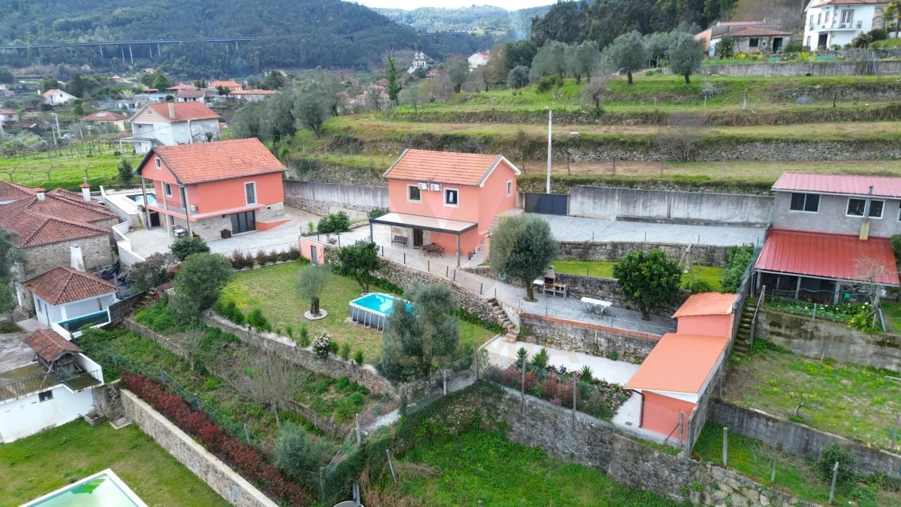 Moradia T2 para Venda em Labruja Foto 4