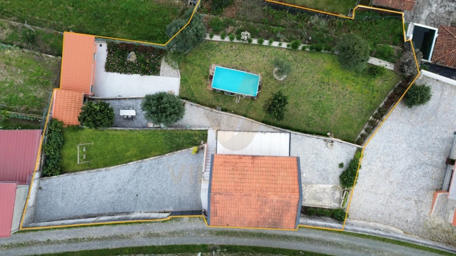 Moradia T2 para Venda em Labruja Foto 27