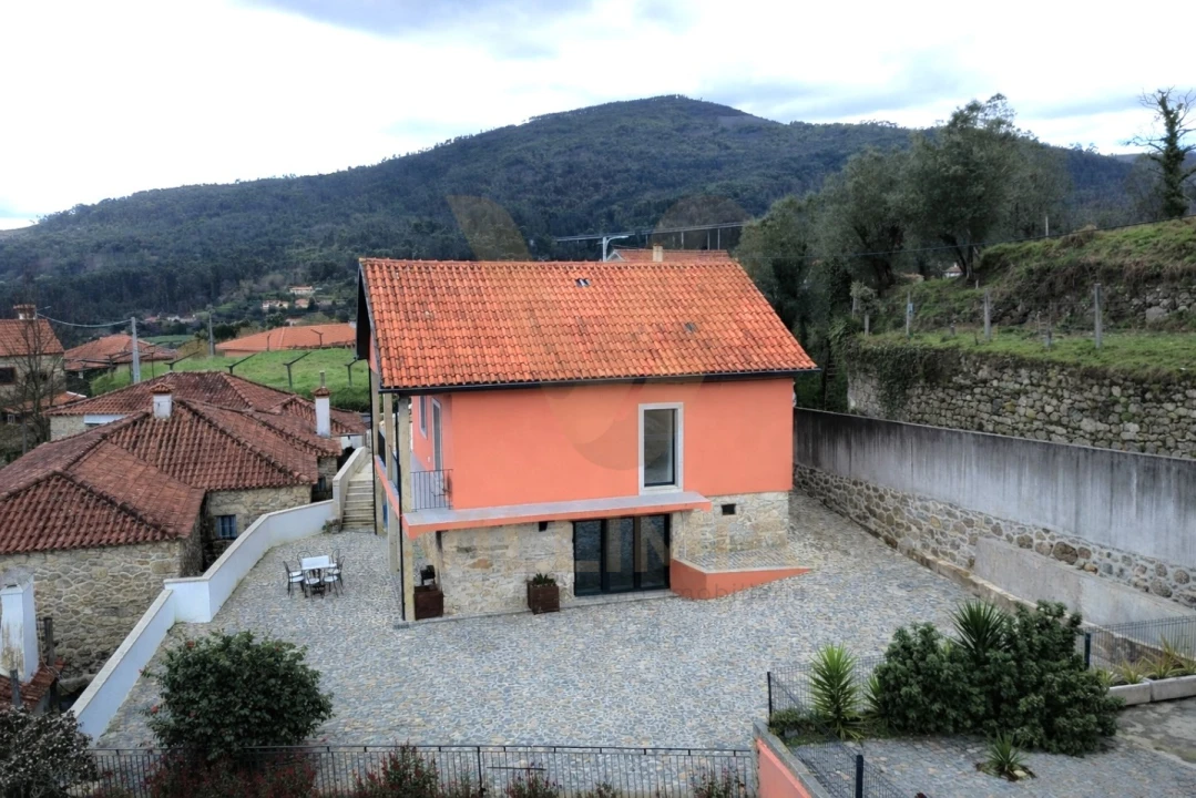 Moradia T3 para Venda em Labruja Foto 3