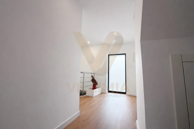 Moradia T3 para Venda em Labruja Foto 28