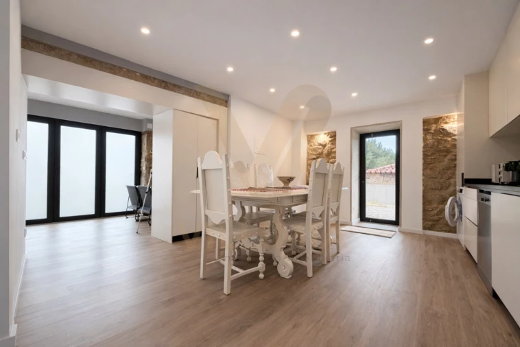 Moradia T3 para Venda em Labruja Foto 9