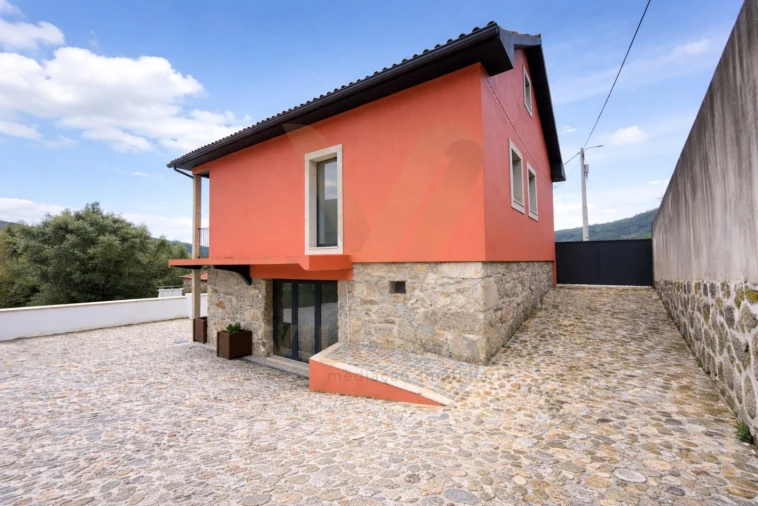 Moradia T3 para Venda em Labruja Foto 6