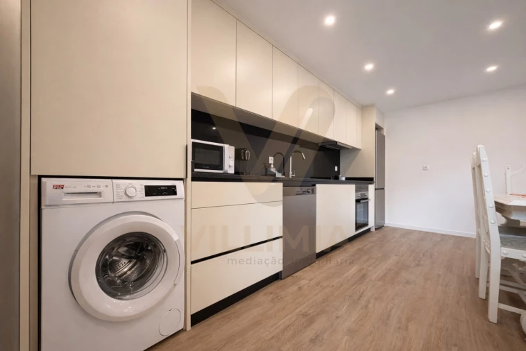 Moradia T3 para Venda em Labruja Foto 10