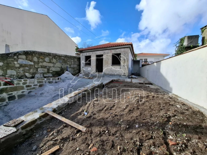 Moradia T1 para Venda em Darque Foto 3