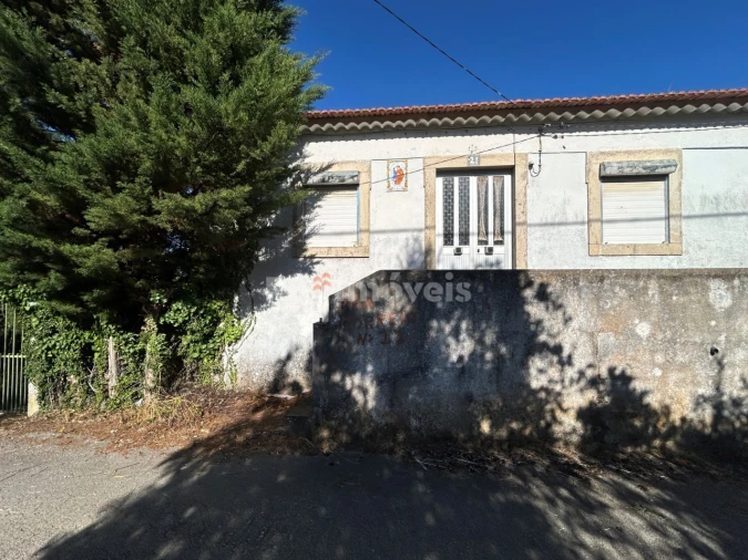 Moradia T2 para Venda em Serra e Junceira Foto 1