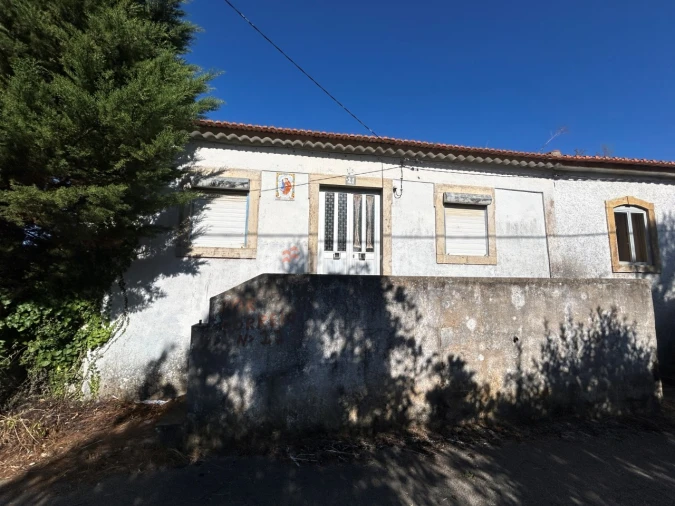 Moradia T2 para Venda em Serra e Junceira Foto 2