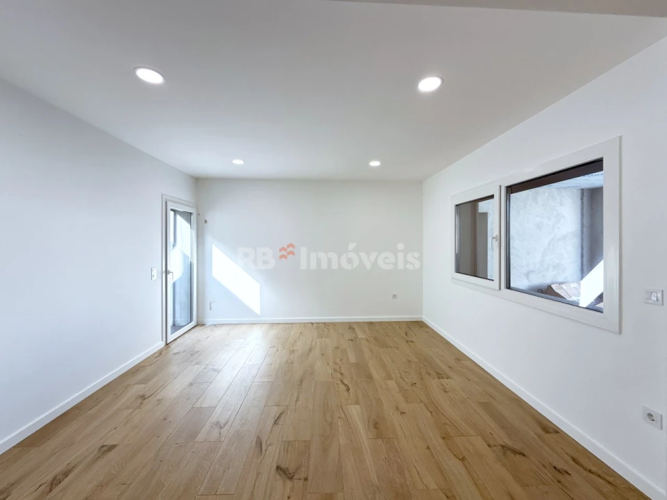 Moradia T4 para Venda em São João Baptista e Santa Maria dos Olivais Foto 48