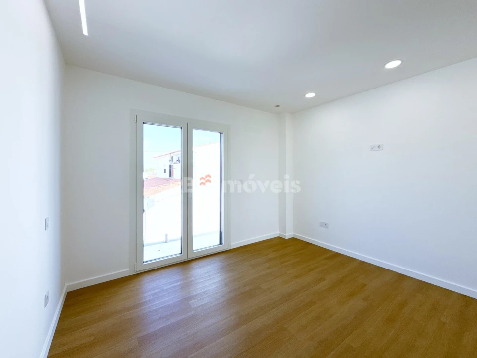 Moradia T4 para Venda em São João Baptista e Santa Maria dos Olivais Foto 56