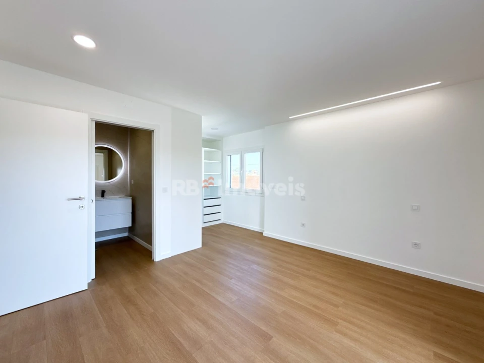 Moradia T4 para Venda em São João Baptista e Santa Maria dos Olivais Foto 73