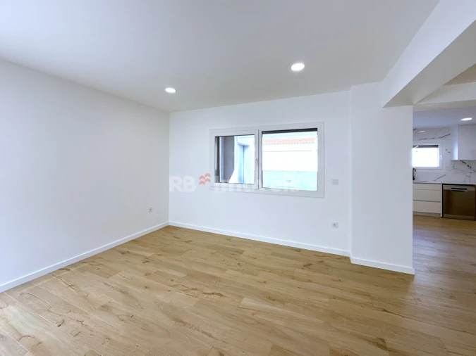 Moradia T4 para Venda em São João Baptista e Santa Maria dos Olivais Foto 32