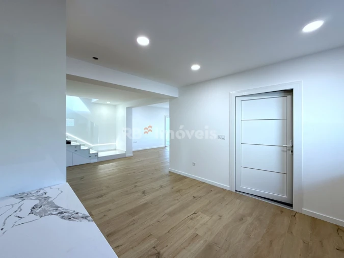 Moradia T4 para Venda em São João Baptista e Santa Maria dos Olivais Foto 47