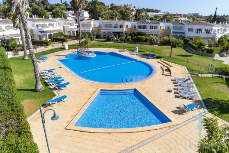 Moradia T2 para Venda em Alvor Foto 3