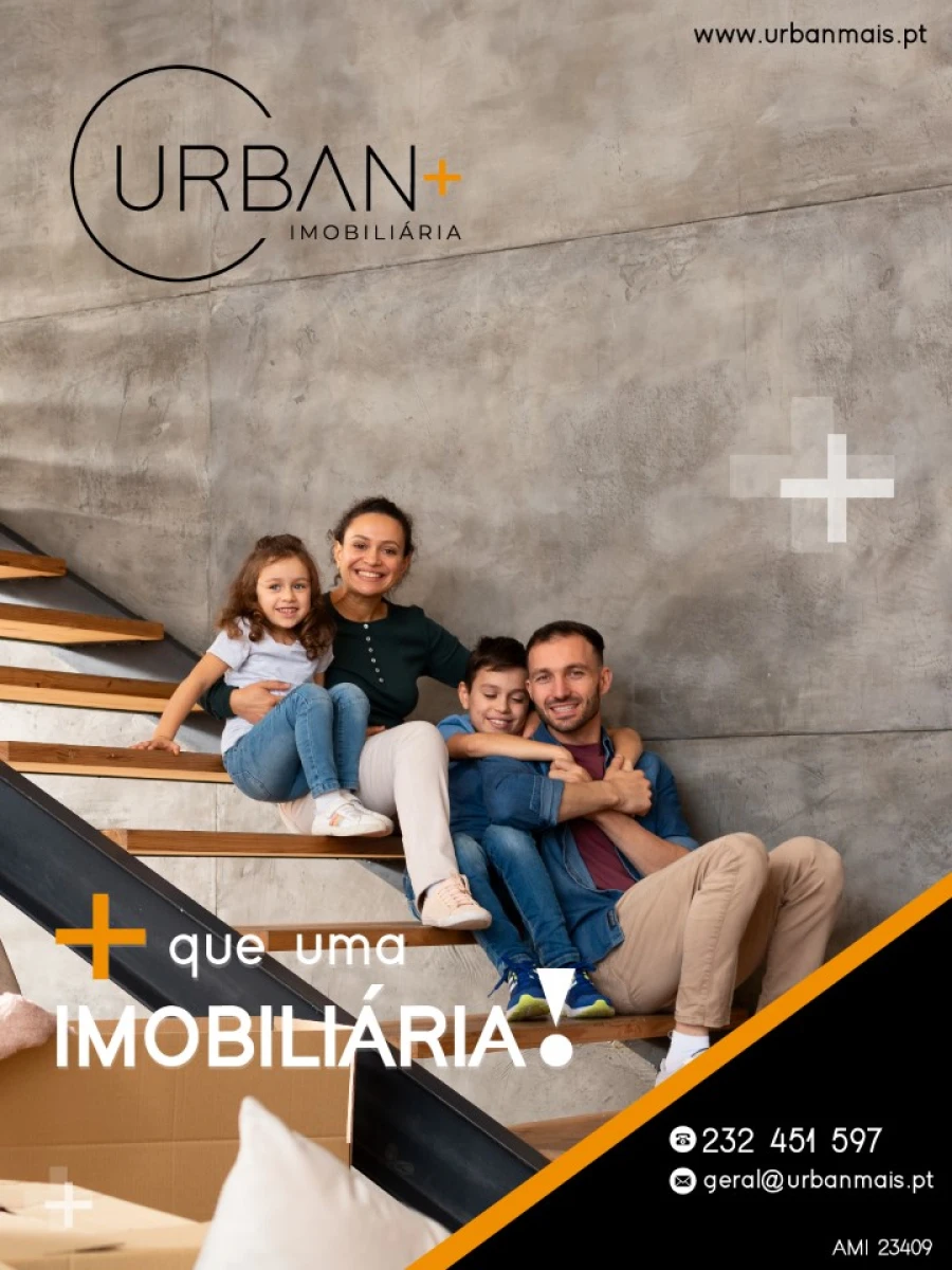 Moradia T5 para Venda em Rua Planta 1