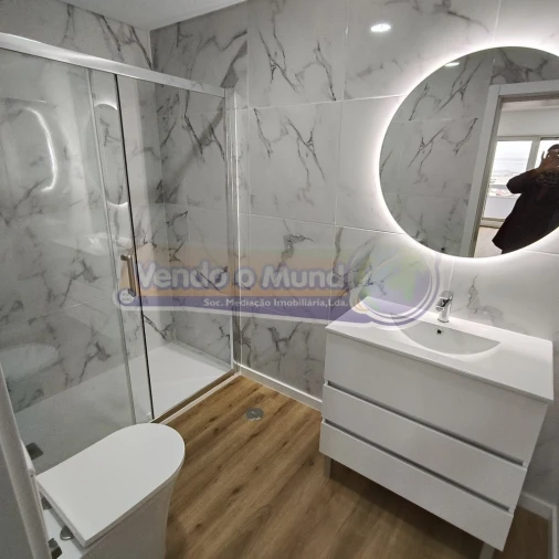 Apartamento T3 para Venda em Póvoa de Santa Iria e Forte da Casa Foto 14