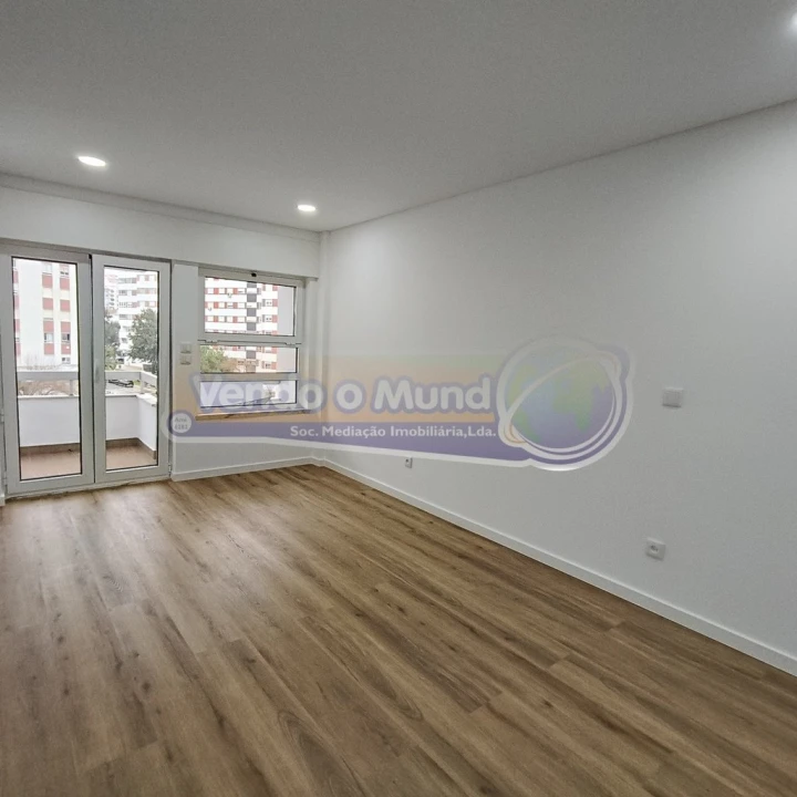 Apartamento T3 para Venda em Póvoa de Santa Iria e Forte da Casa Foto 20