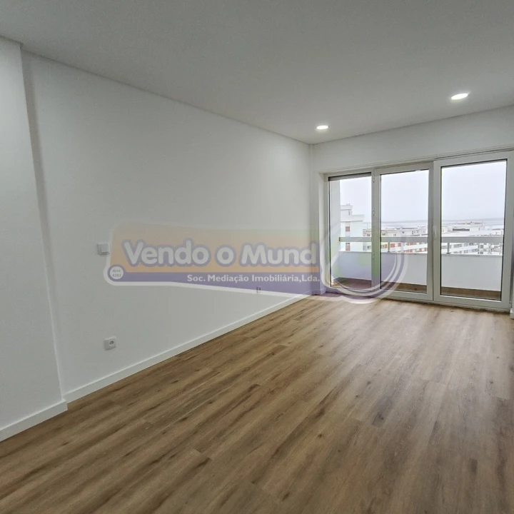 Apartamento T3 para Venda em Póvoa de Santa Iria e Forte da Casa Foto 5