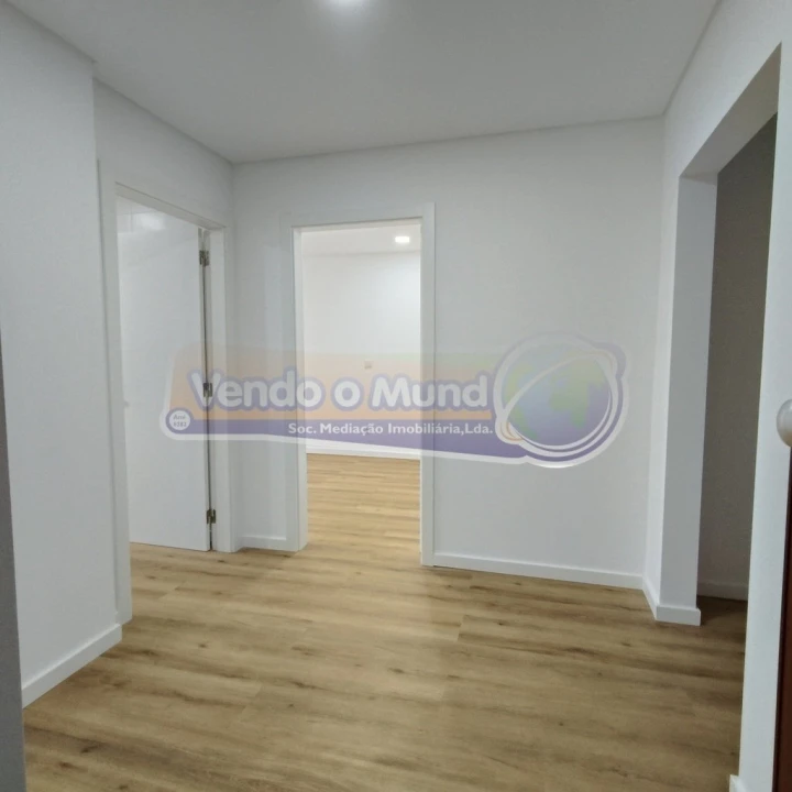 Apartamento T3 para Venda em Póvoa de Santa Iria e Forte da Casa Foto 11