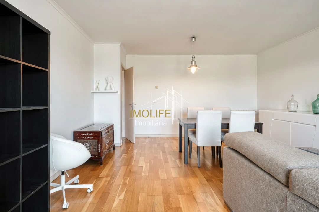 Apartamento T2 para Venda em São Domingos de Benfica Foto 5