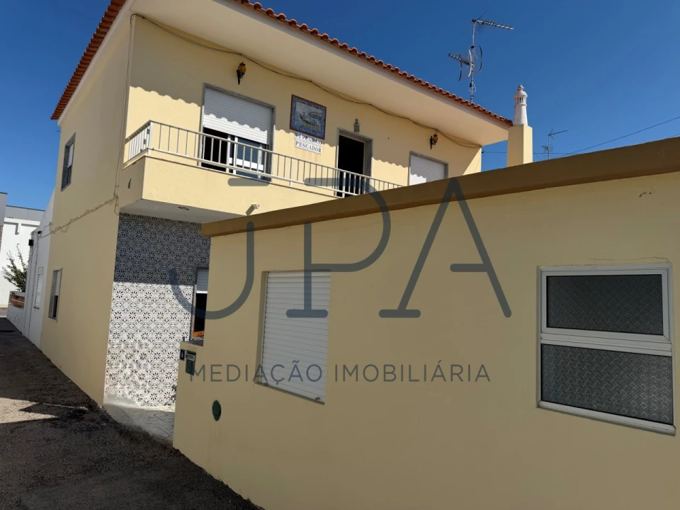 Moradia T4 para Venda em Altura Foto 3