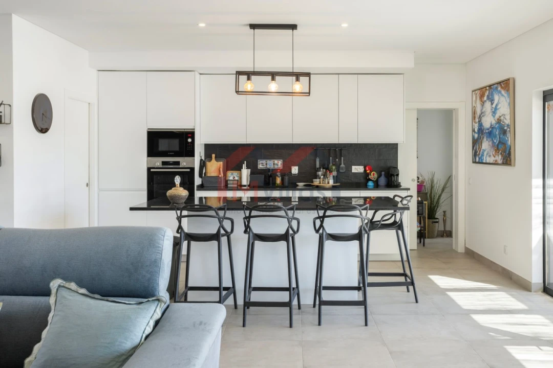 Moradia T3 para Venda em Quelfes Foto 8