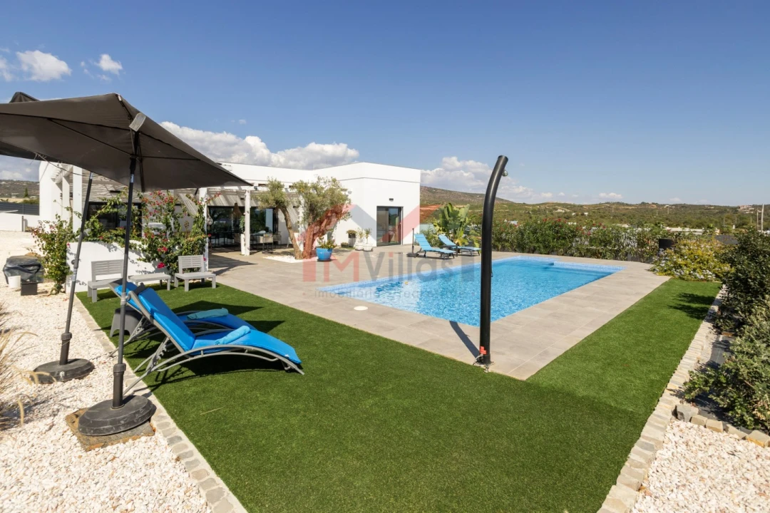 Moradia T3 para Venda em Quelfes Foto 26