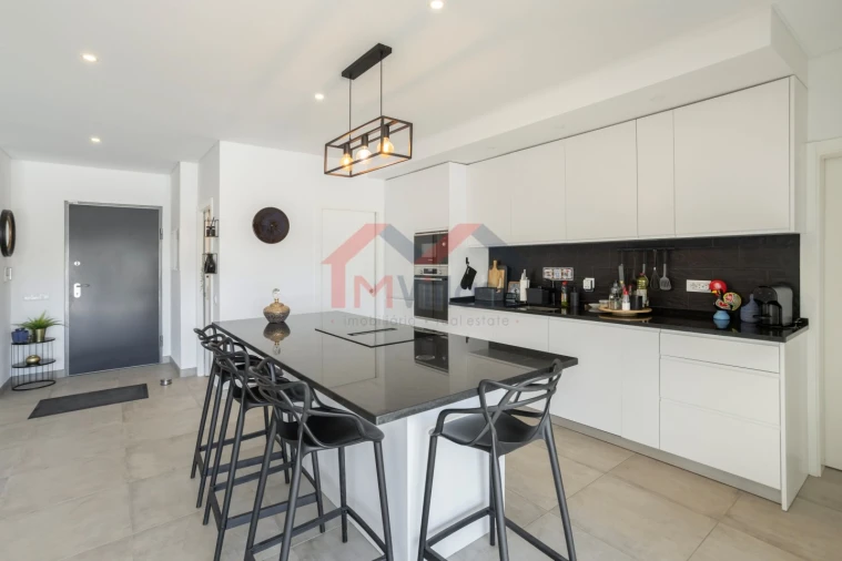 Moradia T3 para Venda em Quelfes Foto 10