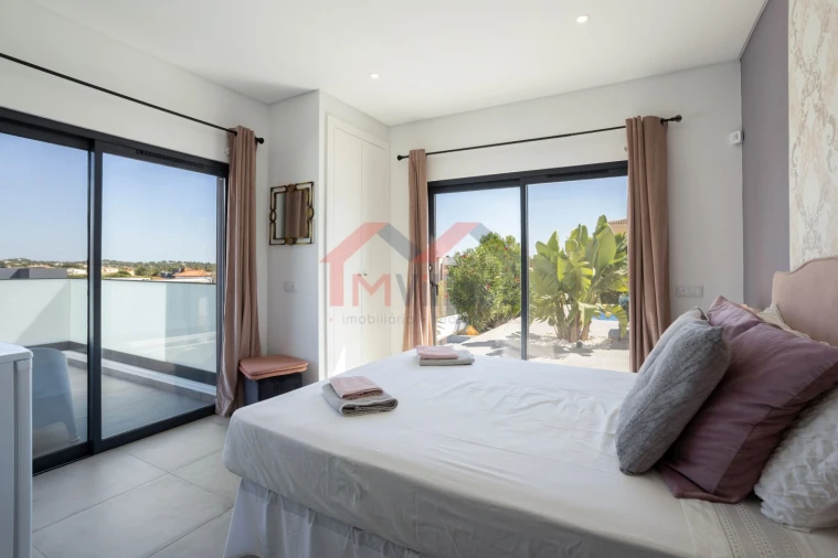 Moradia T3 para Venda em Quelfes Foto 14