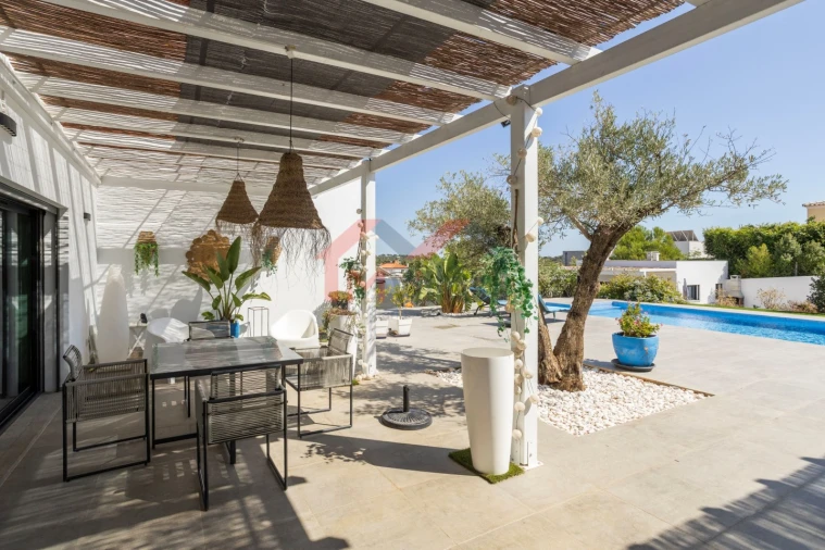 Moradia T3 para Venda em Quelfes Foto 23