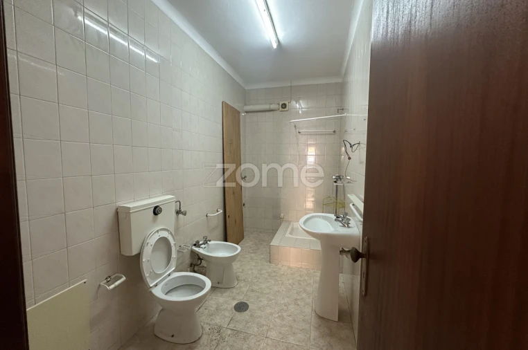 Moradia T6 para Venda em O. Azeméis, Riba-Ul, Ul, Macinhata Seixa, Madail Foto 9