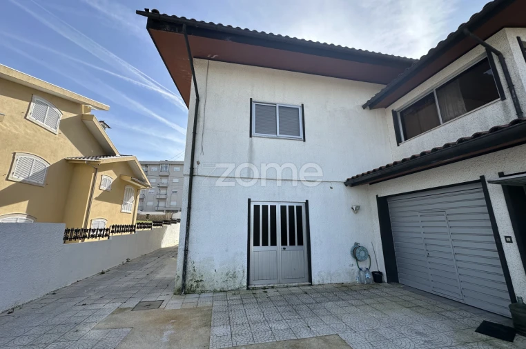 Moradia T6 para Venda em O. Azeméis, Riba-Ul, Ul, Macinhata Seixa, Madail Foto 10