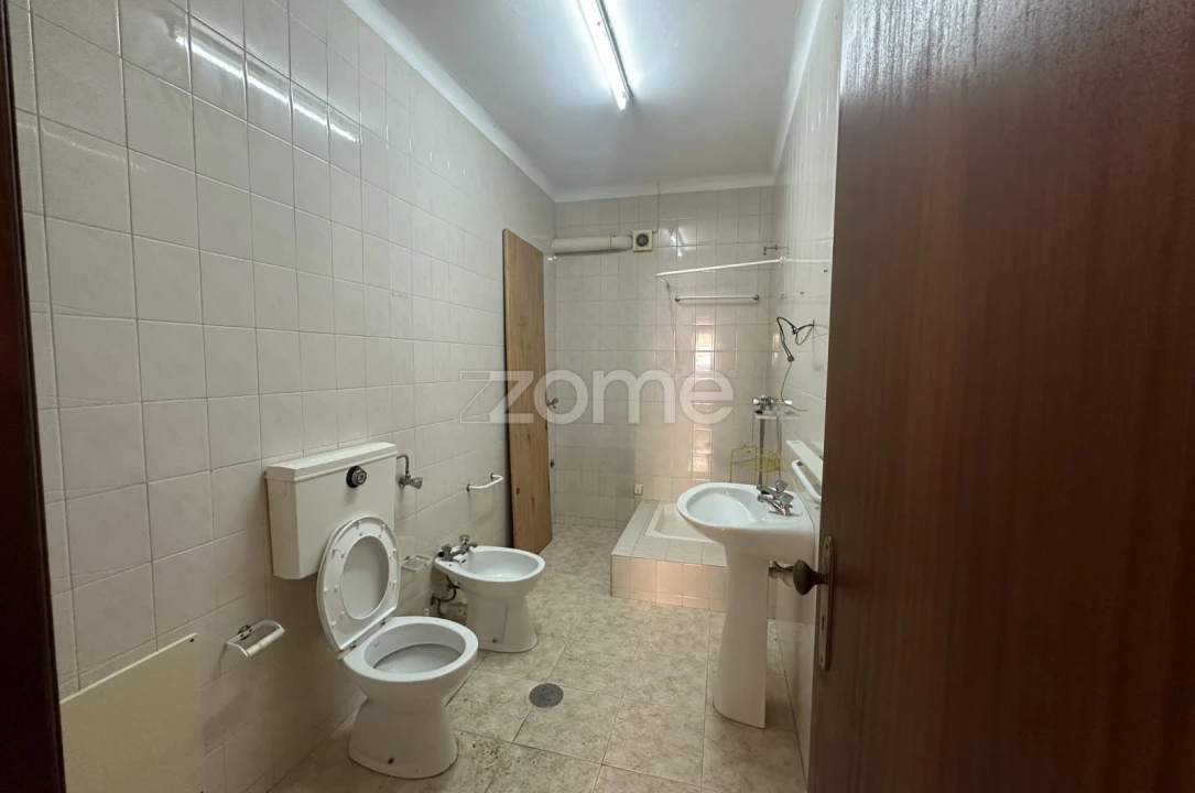 Moradia T6 para Venda em O. Azeméis, Riba-Ul, Ul, Macinhata Seixa, Madail Foto 9