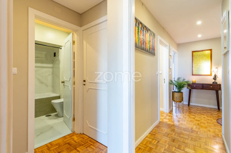 Apartamento T3 para Arrendamento em Cedofeita, Santo Ildefonso, Sé, Miragaia, São Nicolau e Vitória Foto 4