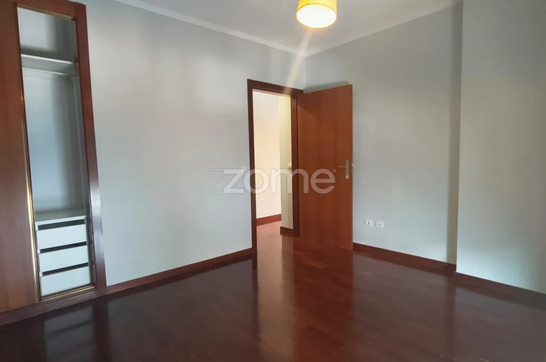 Apartamento T1 para Venda em Valongo Foto 13
