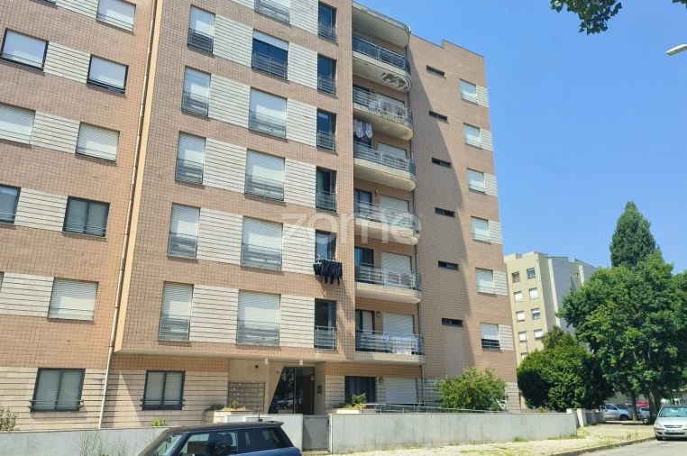 Apartamento T1 para Venda em Valongo Foto 1