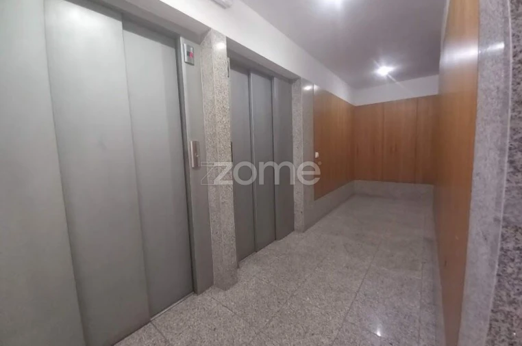 Apartamento T1 para Venda em Valongo Foto 2