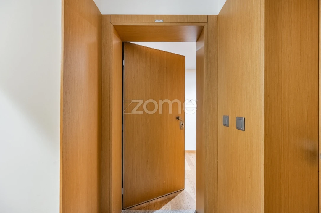 Apartamento T2 para Arrendamento em Paranhos Foto 6