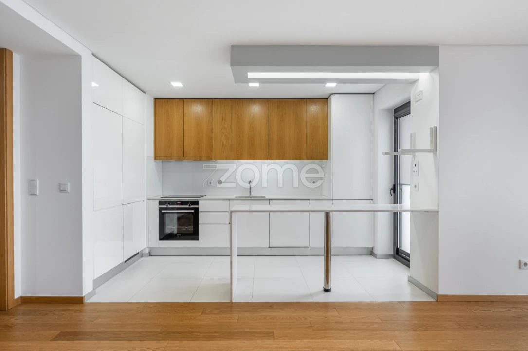 Apartamento T2 para Arrendamento em Paranhos Foto 10