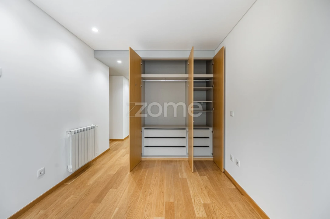 Apartamento T2 para Arrendamento em Paranhos Foto 19