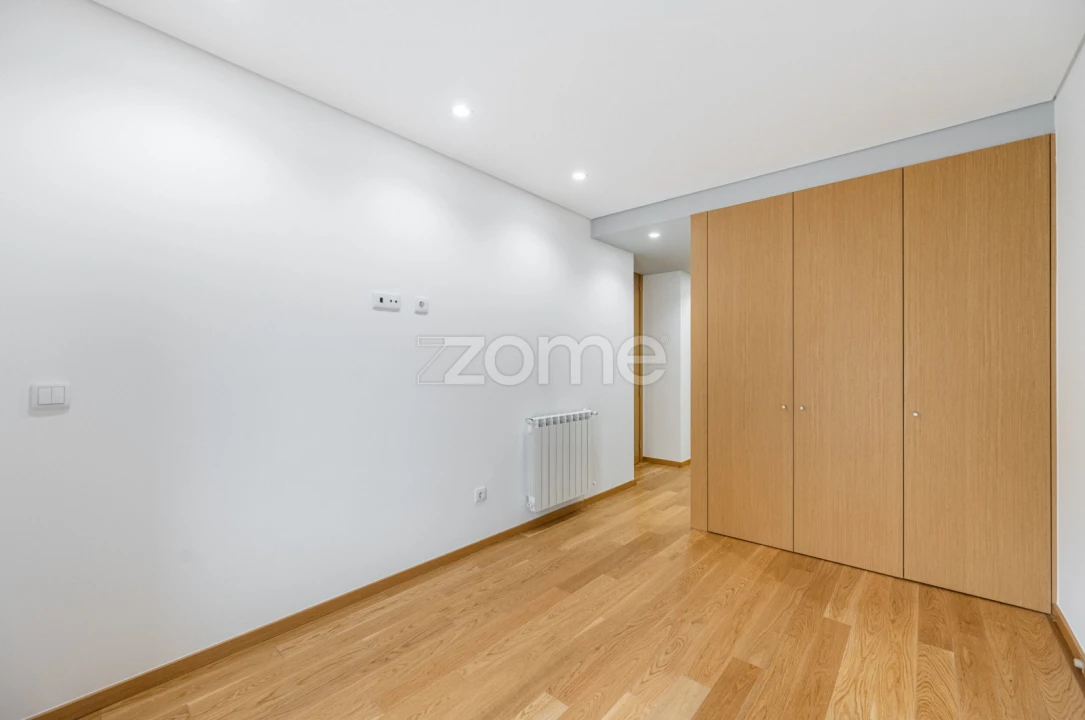 Apartamento T2 para Arrendamento em Paranhos Foto 18