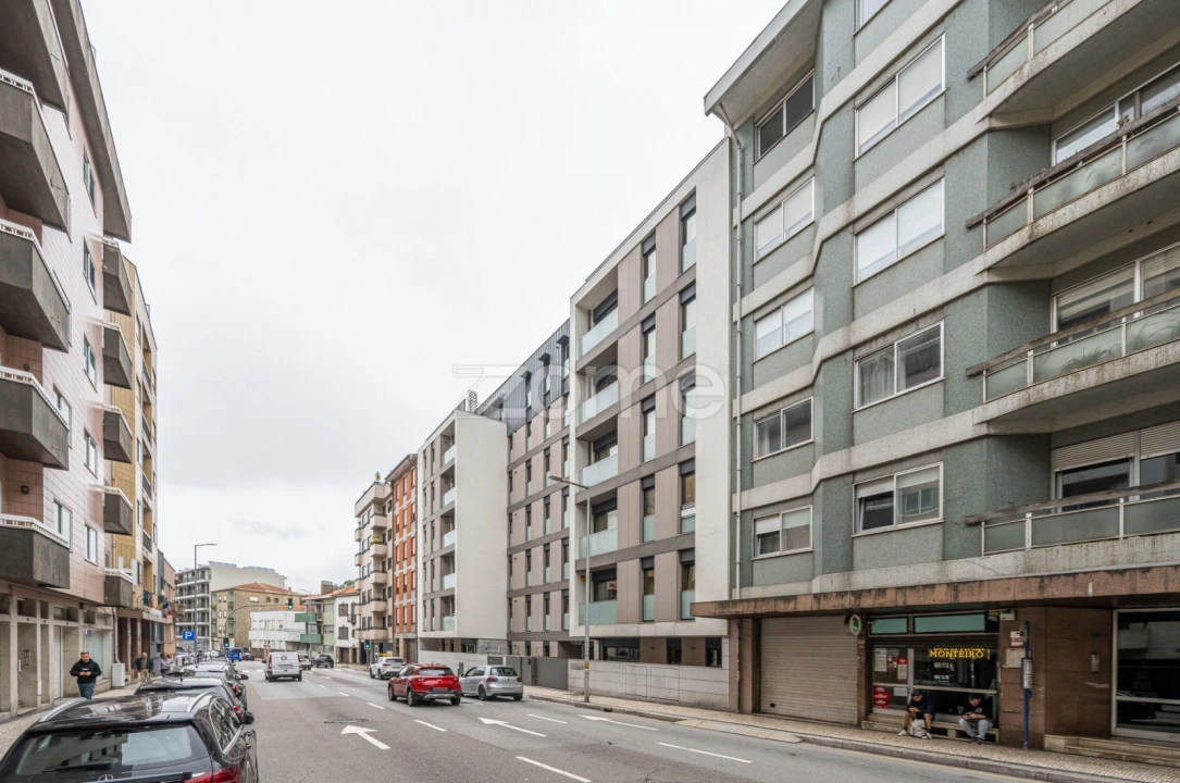 Apartamento T2 para Arrendamento em Paranhos Foto 30