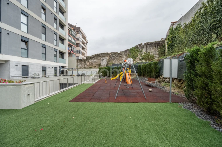 Apartamento T2 para Arrendamento em Paranhos Foto 29