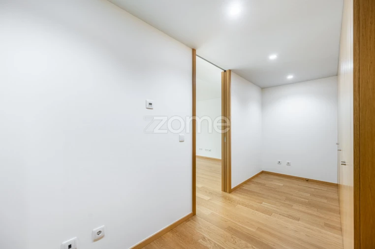 Apartamento T2 para Arrendamento em Paranhos Foto 7