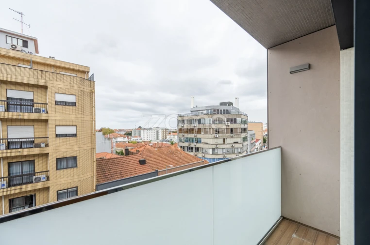 Apartamento T2 para Arrendamento em Paranhos Foto 8